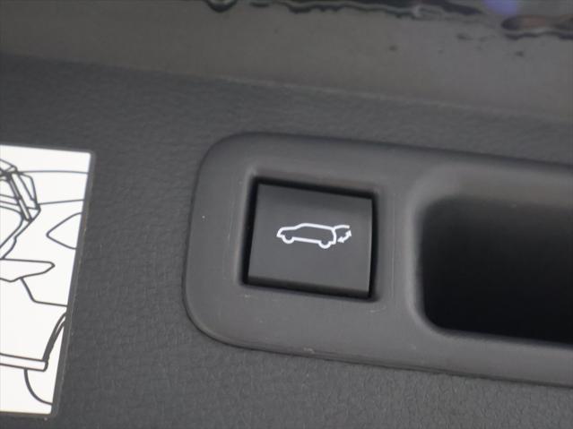 used 2024 Toyota Highlander car, priced at $42,696
