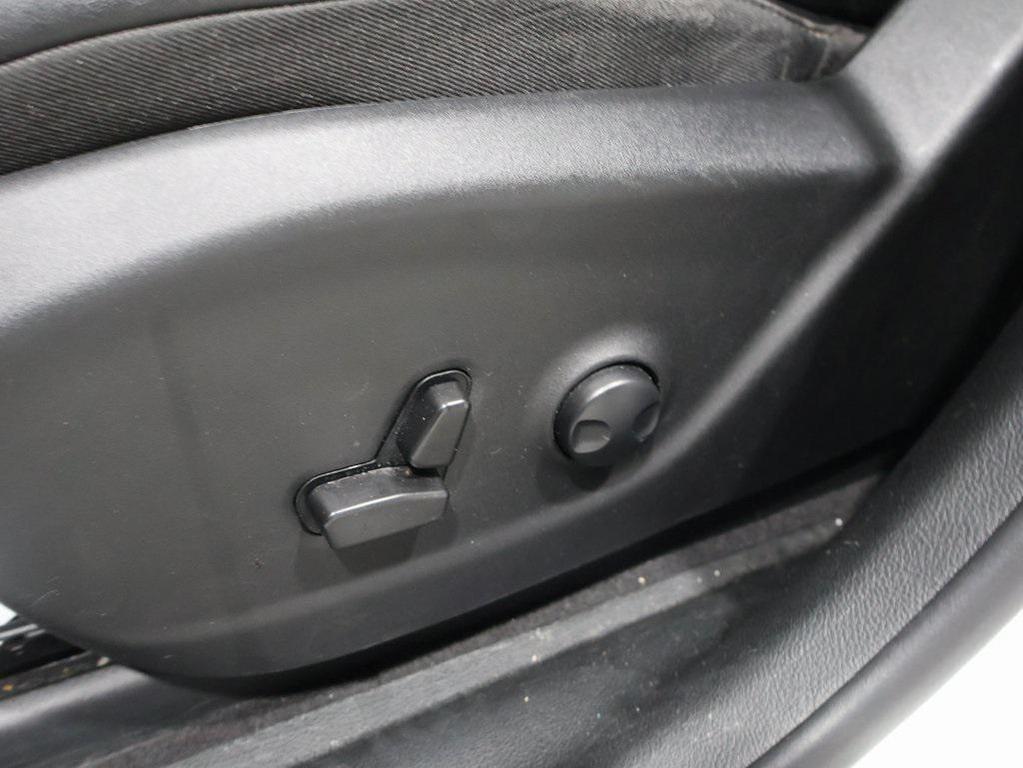 used 2023 Jeep Cherokee car, priced at $21,770