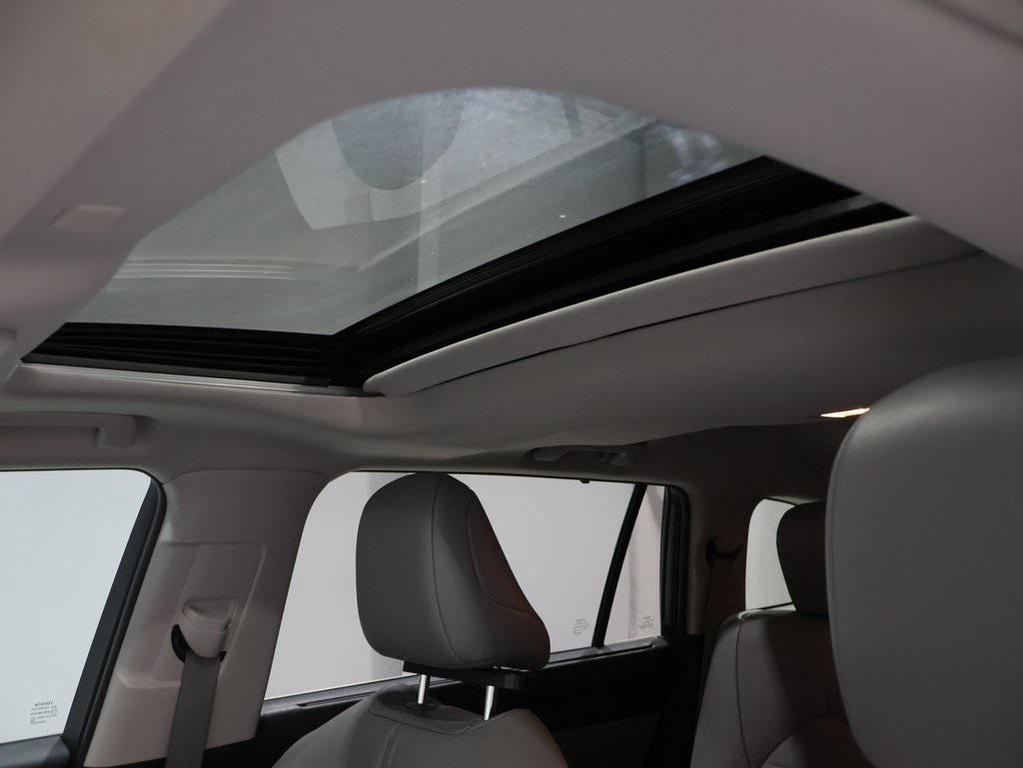 used 2021 Toyota Highlander car, priced at $33,200
