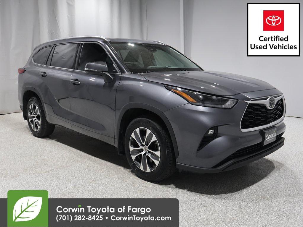 used 2021 Toyota Highlander car, priced at $33,200