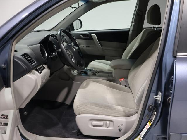 used 2013 Toyota Highlander car, priced at $13,955
