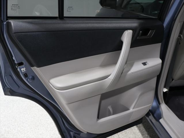used 2013 Toyota Highlander car, priced at $13,955