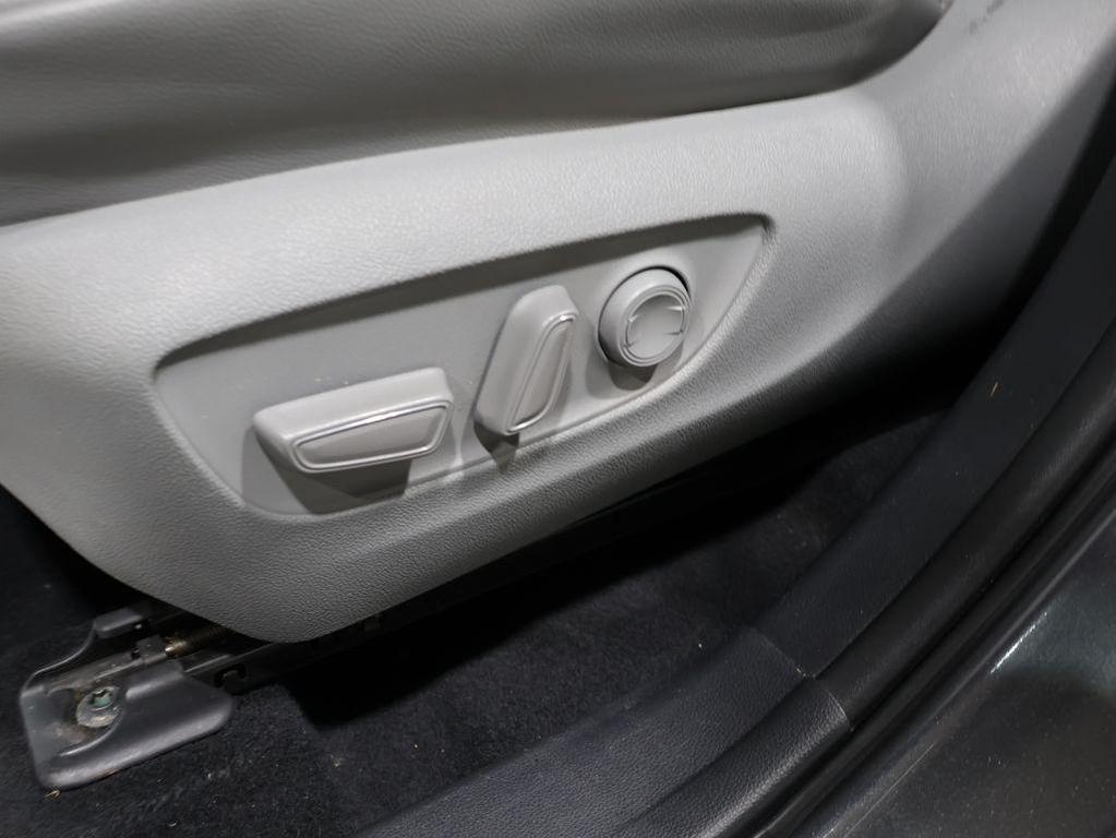 used 2021 Toyota Highlander Hybrid car, priced at $34,766