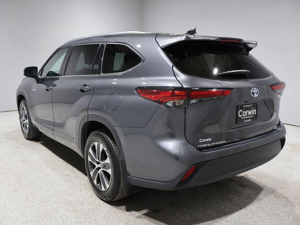 used 2021 Toyota Highlander Hybrid car, priced at $34,766