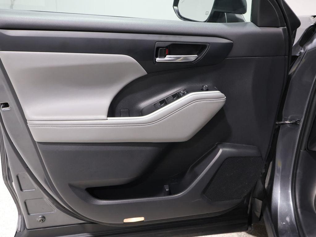 used 2021 Toyota Highlander Hybrid car, priced at $34,766
