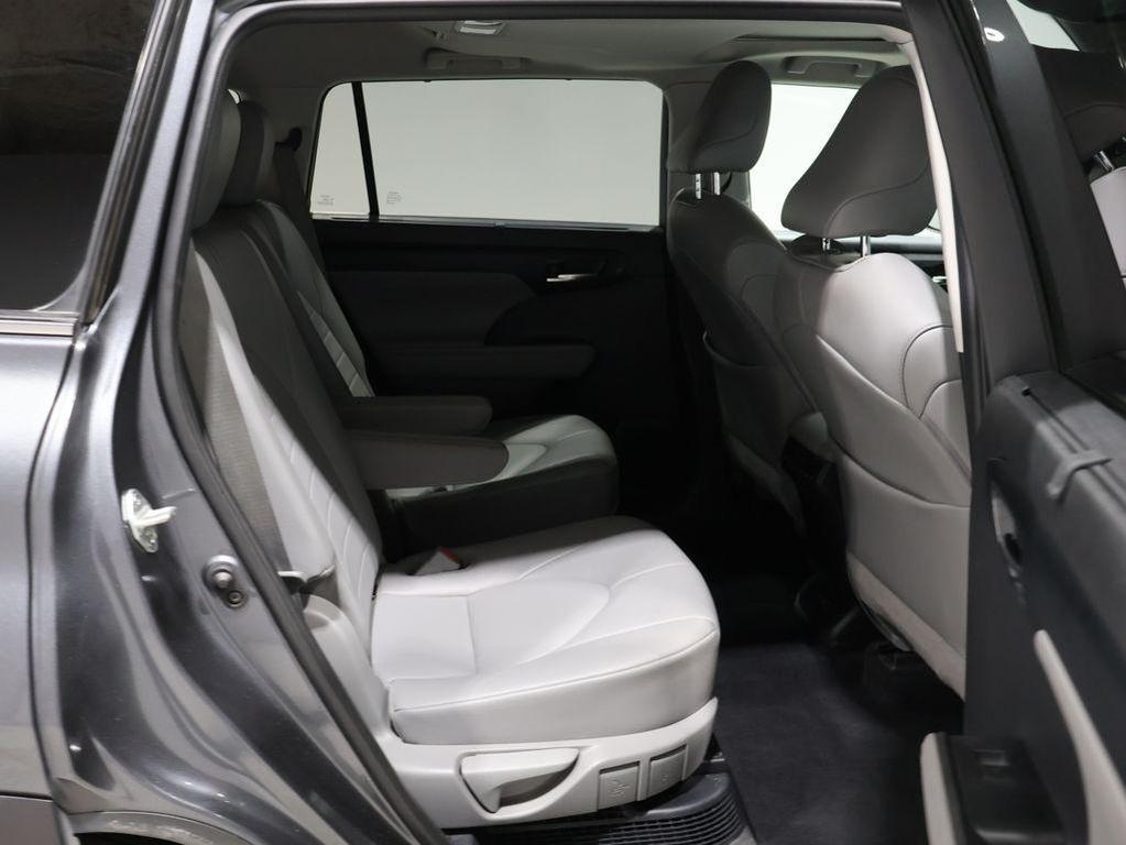 used 2021 Toyota Highlander Hybrid car, priced at $34,766