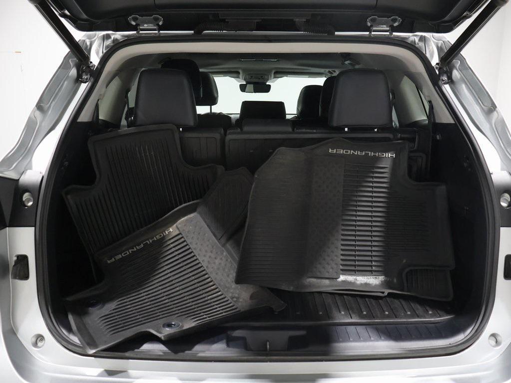 used 2020 Toyota Highlander car, priced at $33,891