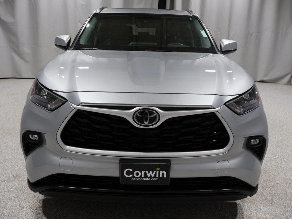 used 2020 Toyota Highlander car, priced at $33,891