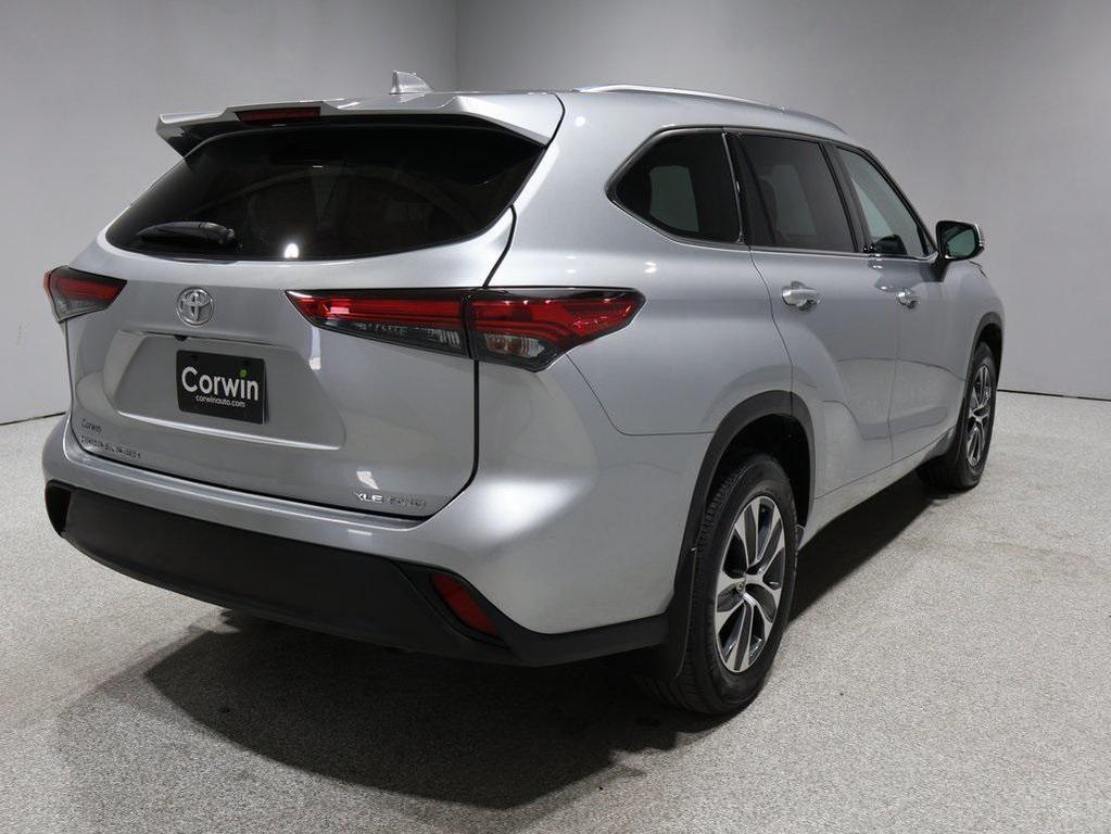 used 2020 Toyota Highlander car, priced at $33,891