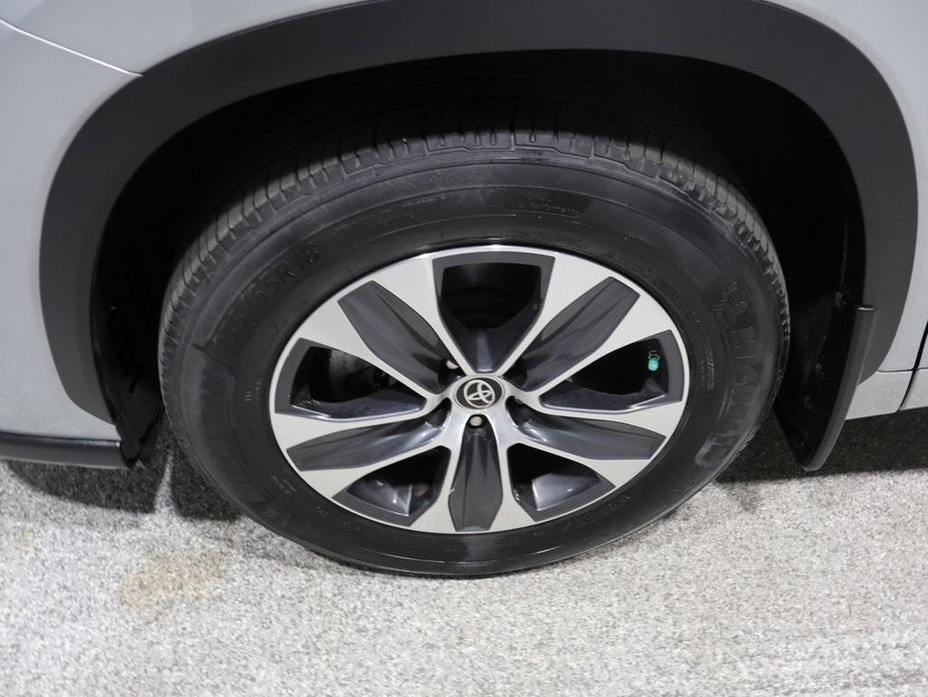 used 2020 Toyota Highlander car, priced at $33,891