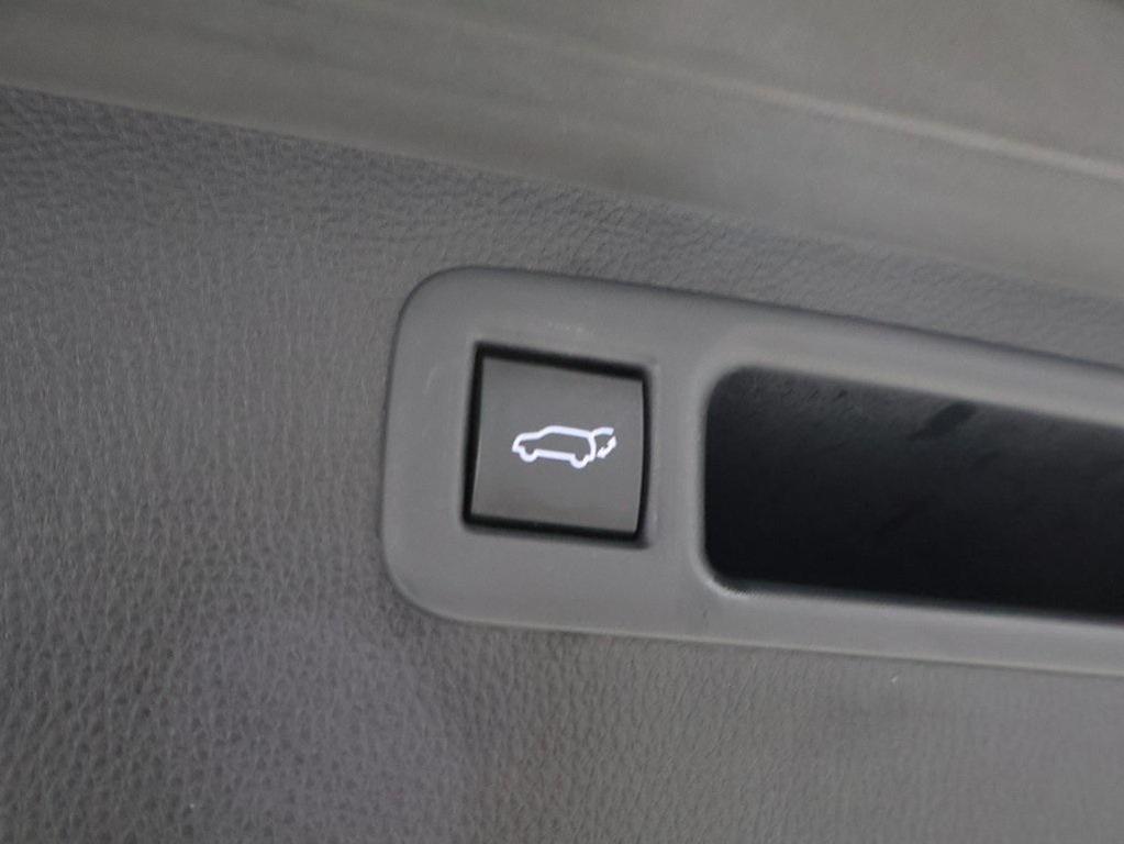used 2020 Toyota Highlander car, priced at $33,891