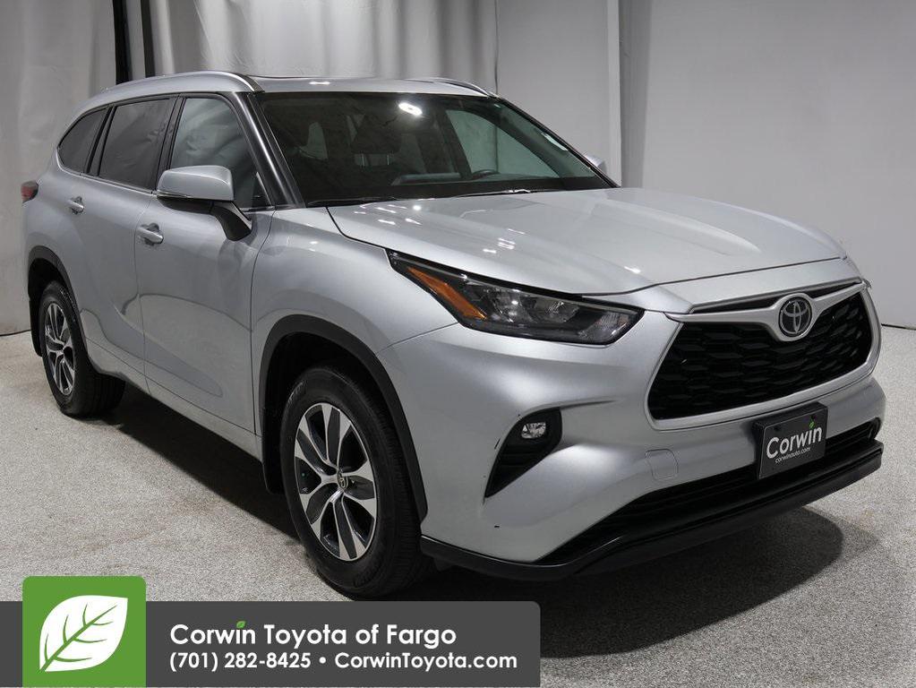 used 2020 Toyota Highlander car, priced at $33,891