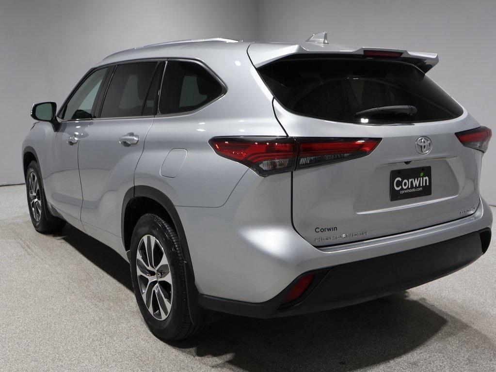 used 2020 Toyota Highlander car, priced at $33,891