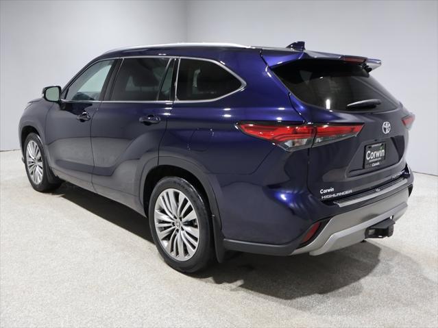 used 2022 Toyota Highlander car, priced at $41,592