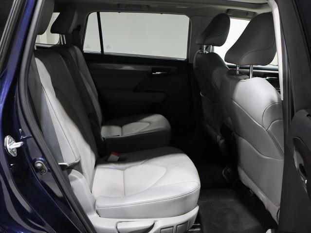 used 2022 Toyota Highlander car, priced at $41,592