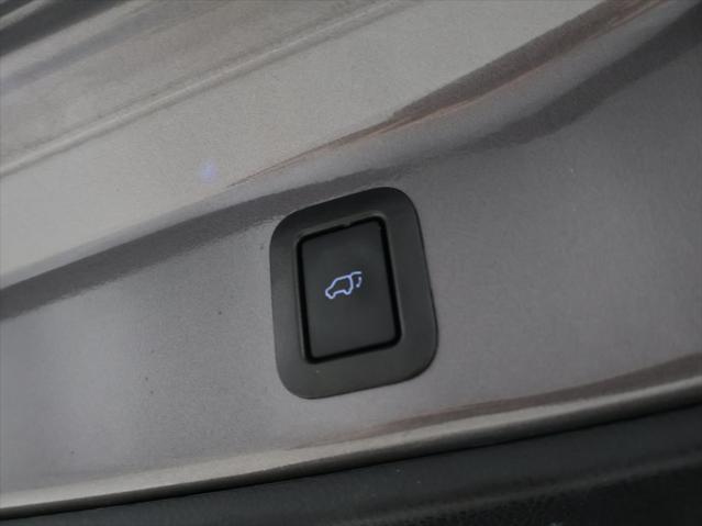 used 2019 Toyota Highlander car, priced at $28,085