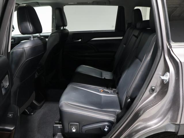 used 2019 Toyota Highlander car, priced at $28,085