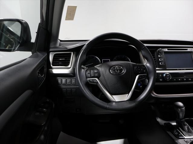 used 2019 Toyota Highlander car, priced at $28,085