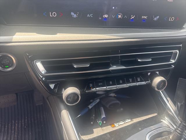 used 2024 Chevrolet Traverse car