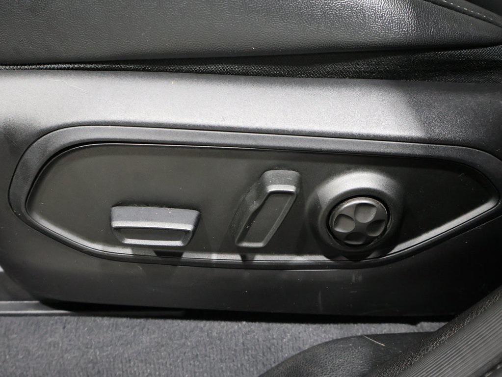 used 2023 Jeep Grand Cherokee L car, priced at $32,977
