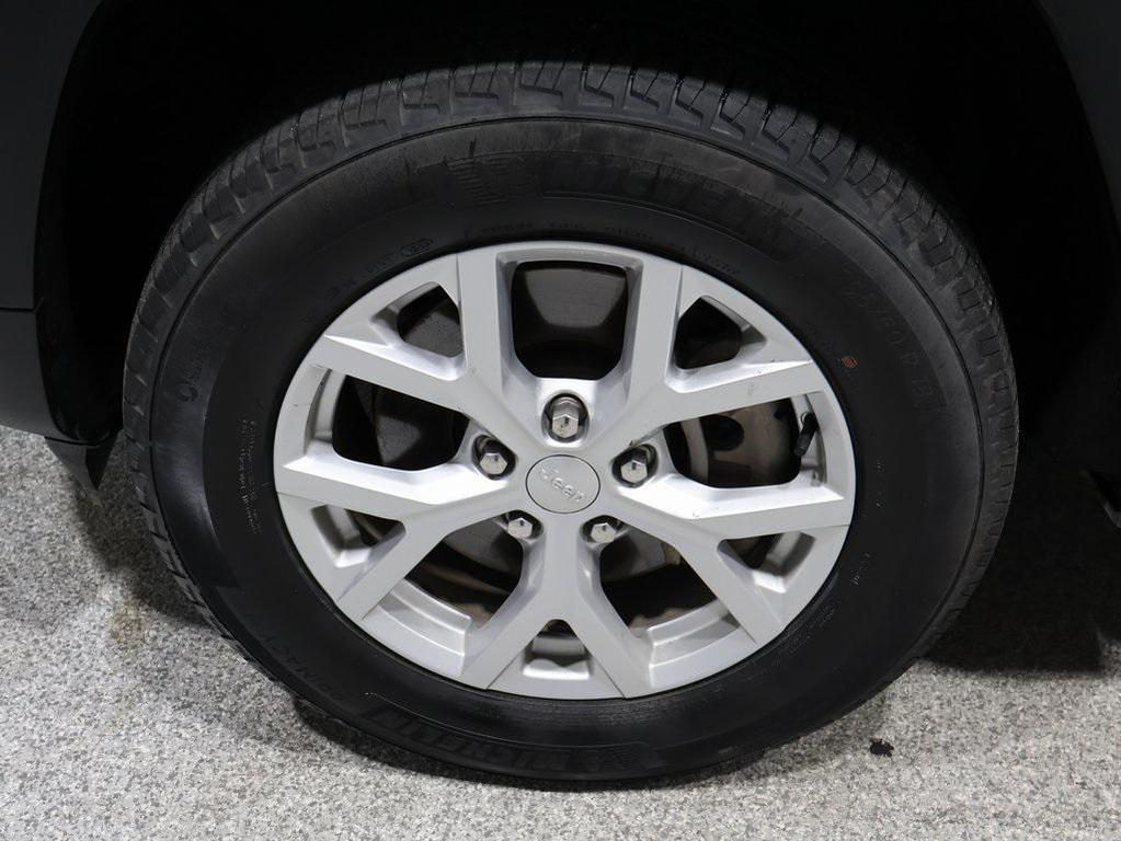 used 2023 Jeep Grand Cherokee L car, priced at $32,977
