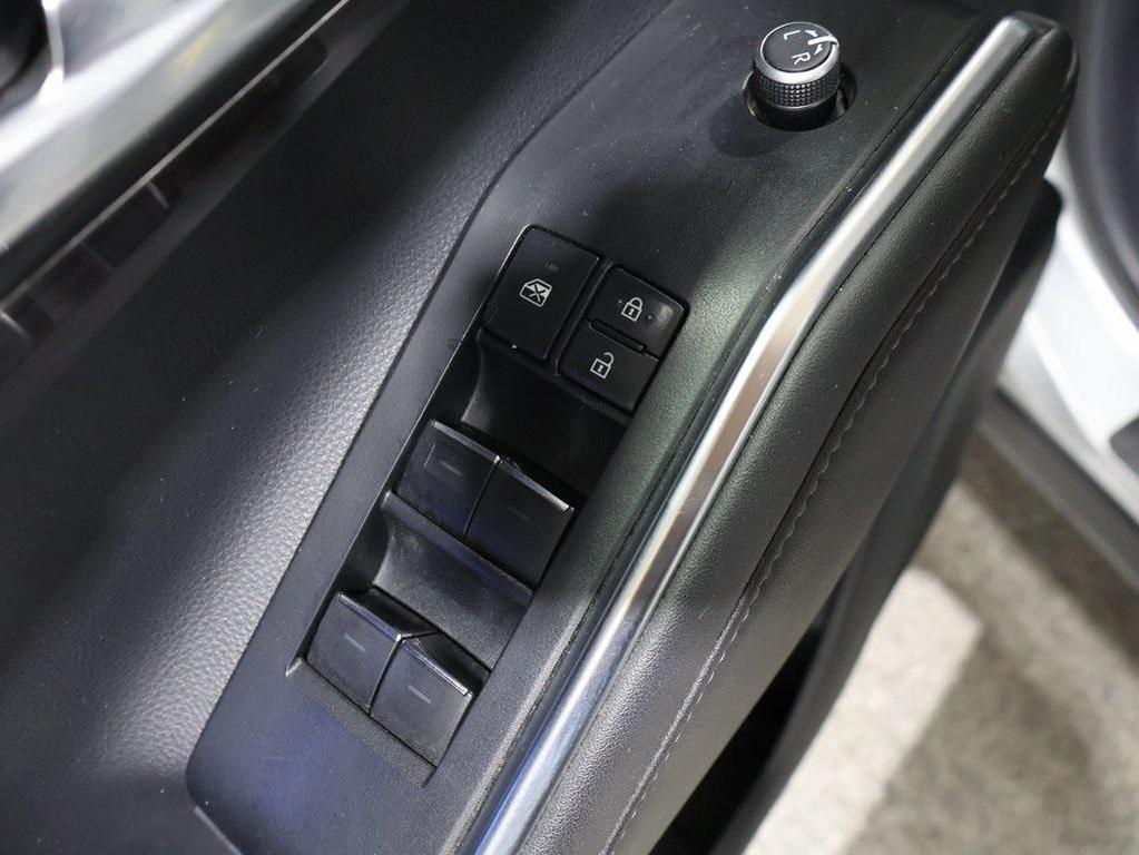 used 2020 Toyota Highlander car, priced at $32,282