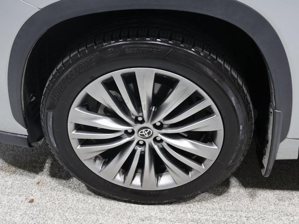 used 2020 Toyota Highlander car, priced at $32,282