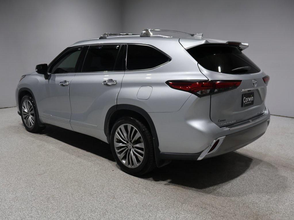 used 2020 Toyota Highlander car, priced at $32,282