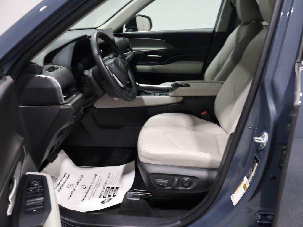 used 2025 Toyota Grand Highlander car, priced at $44,988