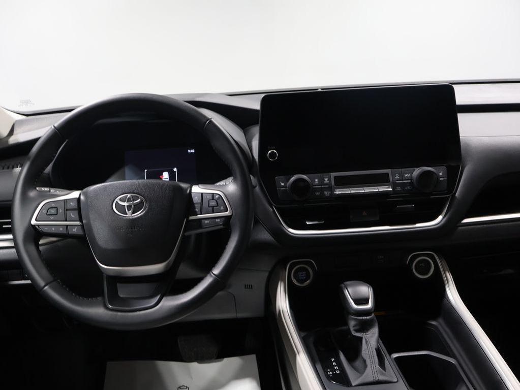 used 2025 Toyota Grand Highlander car, priced at $44,988