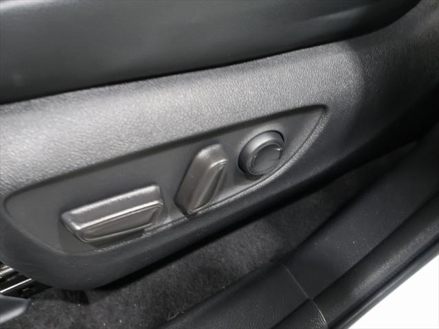 used 2022 Toyota Highlander Hybrid car, priced at $40,913