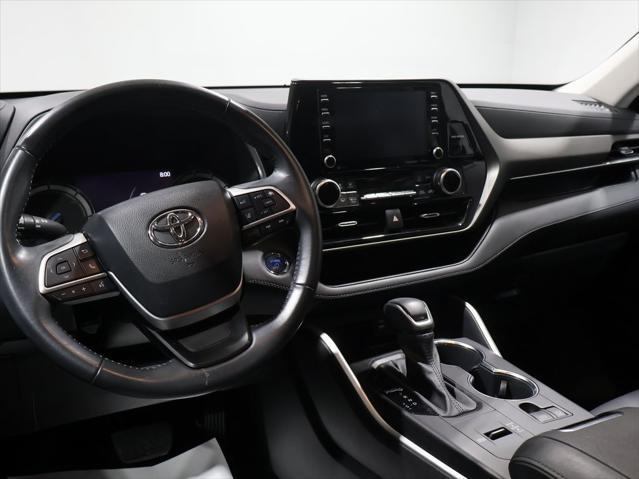 used 2022 Toyota Highlander Hybrid car, priced at $40,913