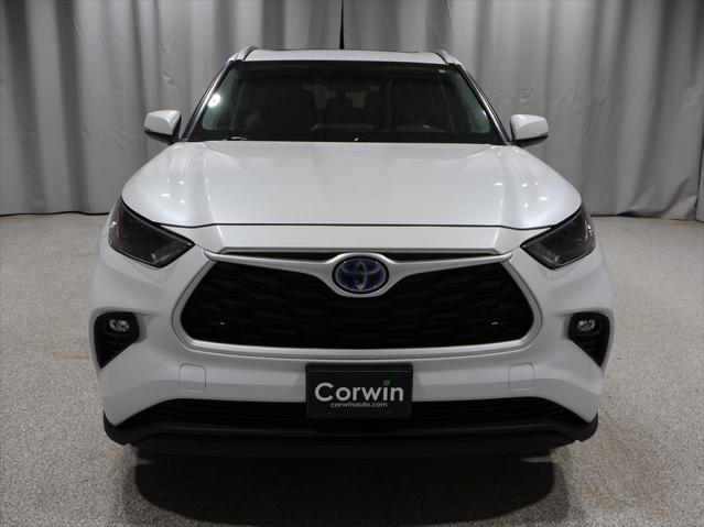used 2022 Toyota Highlander Hybrid car, priced at $40,913