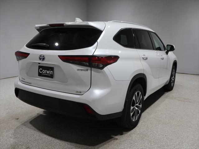 used 2022 Toyota Highlander Hybrid car, priced at $40,913
