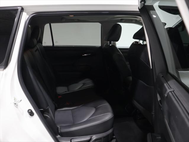 used 2022 Toyota Highlander Hybrid car, priced at $40,913