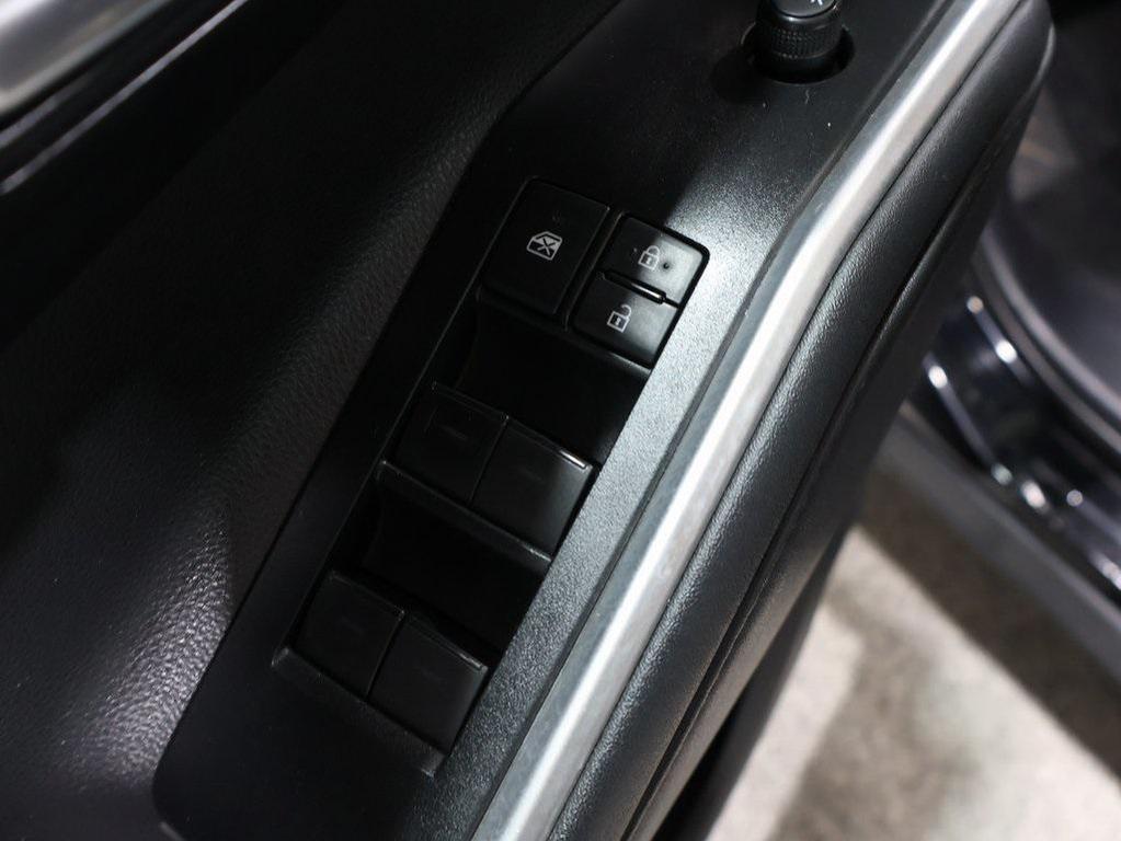 used 2021 Toyota Highlander car, priced at $33,982