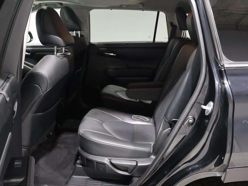 used 2021 Toyota Highlander car, priced at $33,982