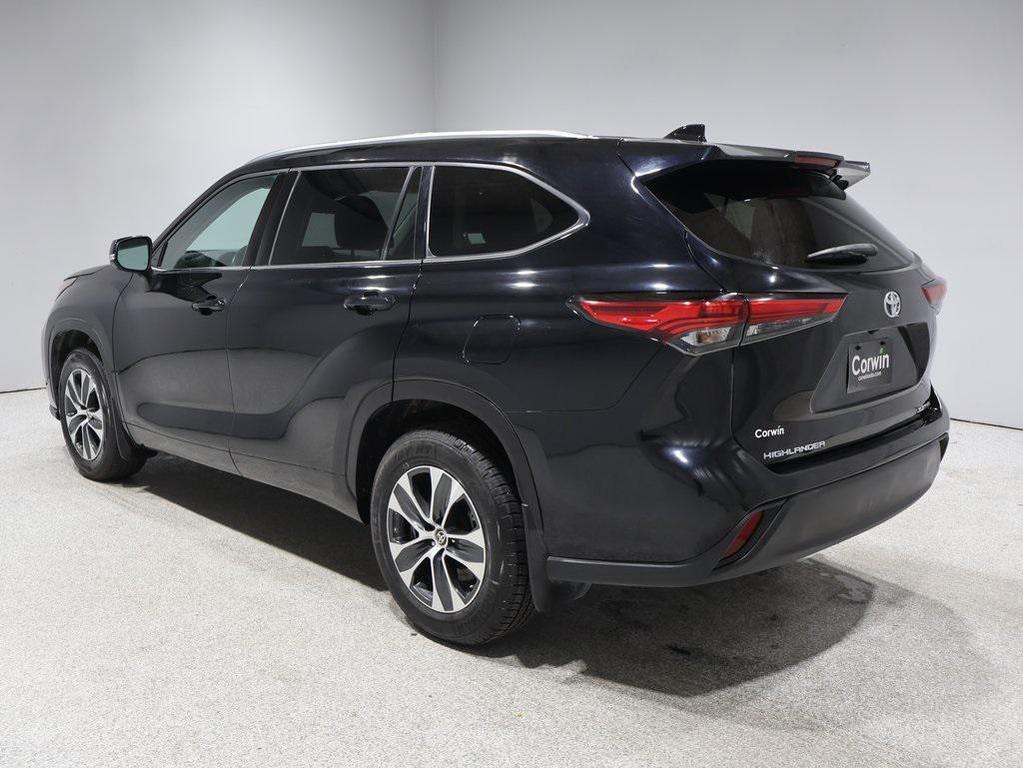 used 2021 Toyota Highlander car, priced at $33,982