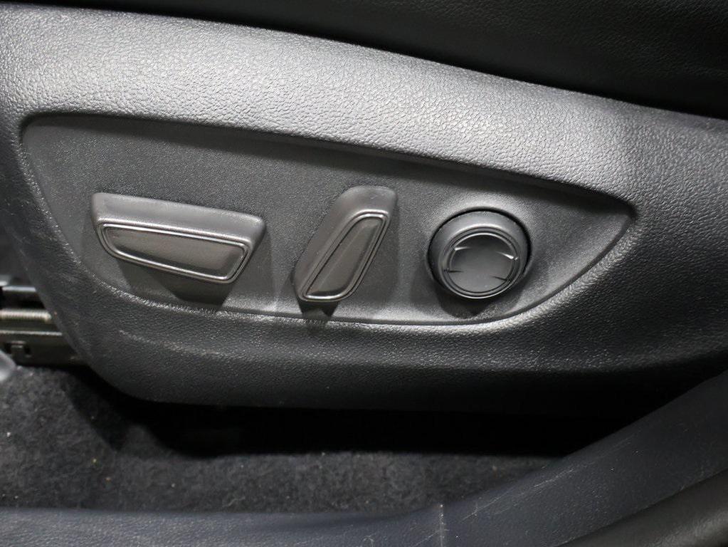 used 2021 Toyota Highlander car, priced at $33,982