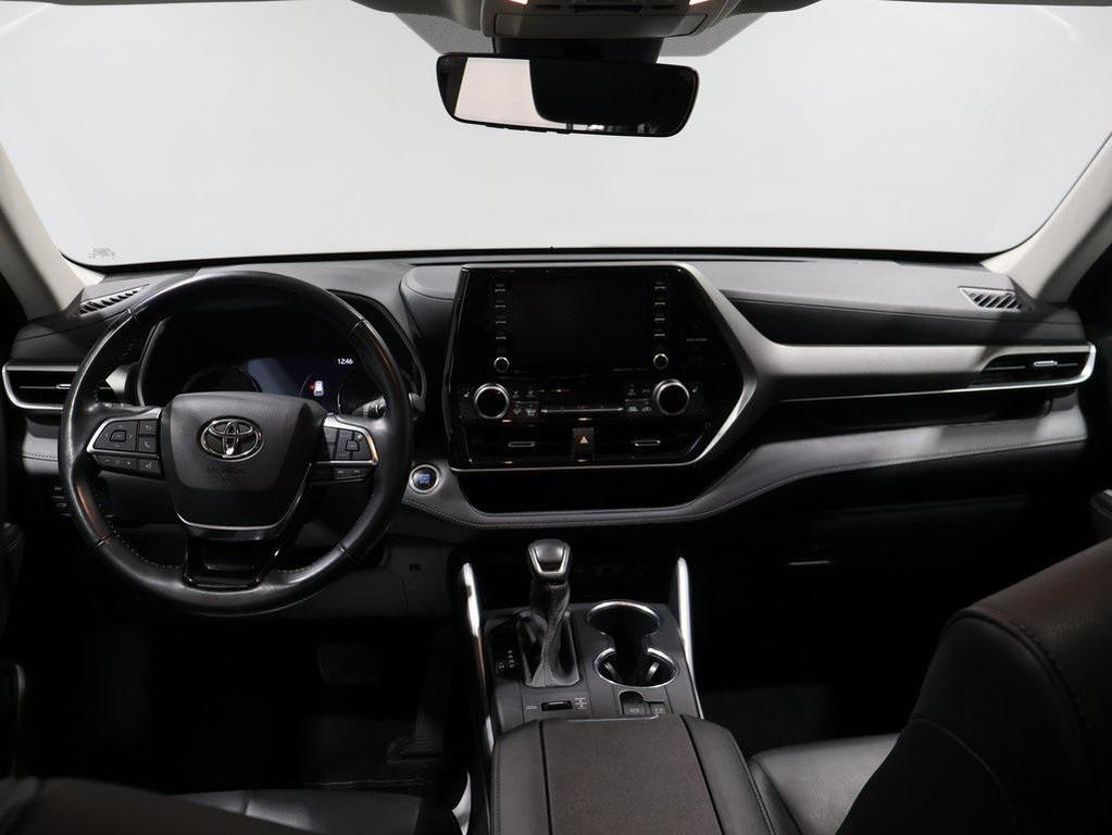 used 2021 Toyota Highlander car, priced at $33,982