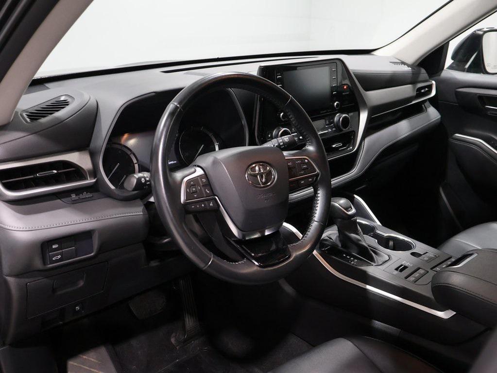 used 2021 Toyota Highlander car, priced at $33,982