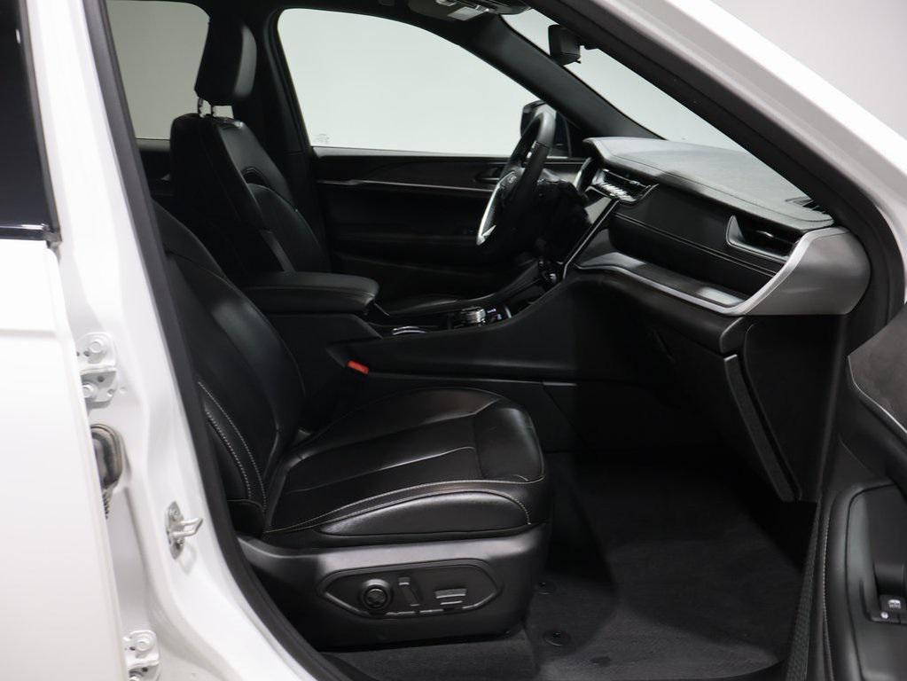 used 2024 Jeep Grand Cherokee car, priced at $33,988