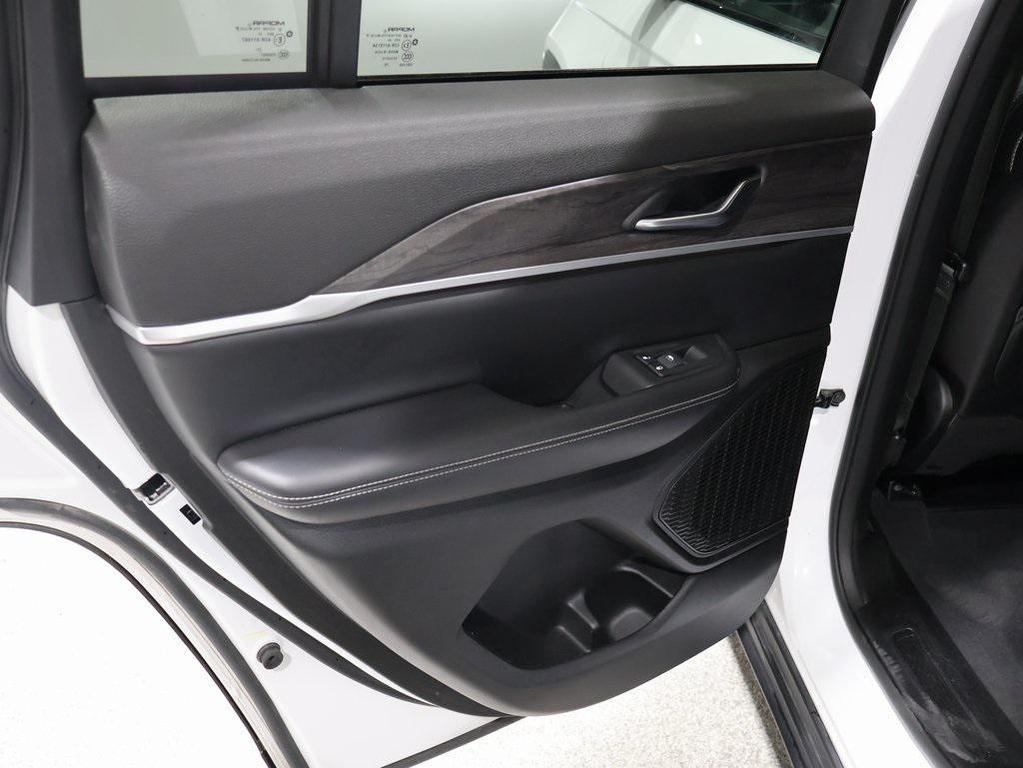 used 2024 Jeep Grand Cherokee car, priced at $33,988