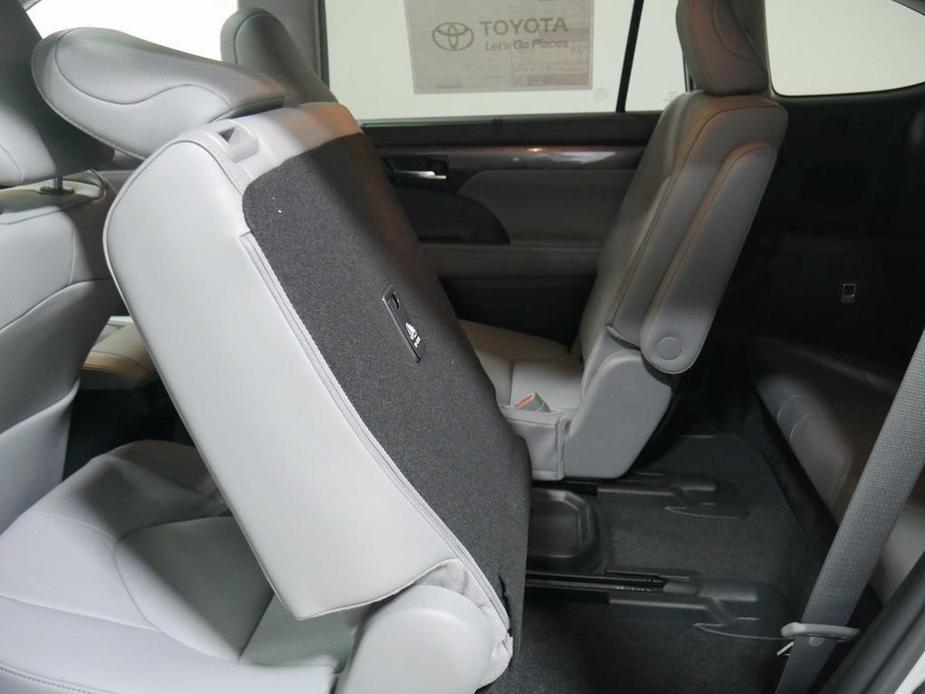 new 2024 Toyota Highlander car, priced at $51,778