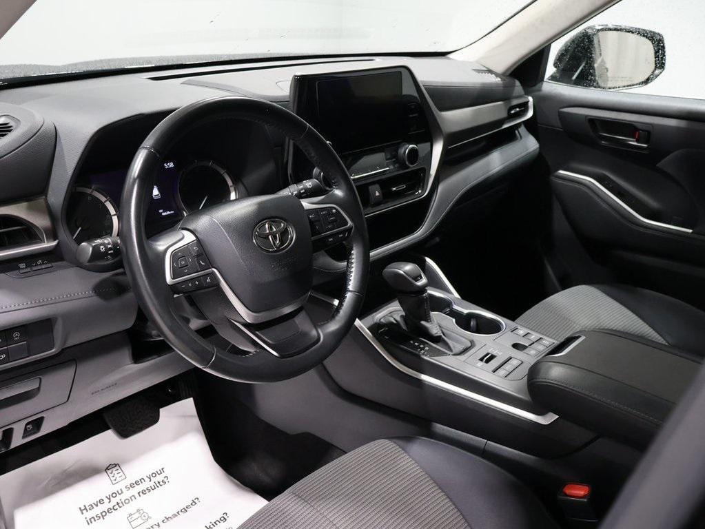 used 2023 Toyota Highlander car, priced at $29,998