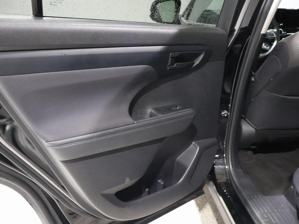 used 2023 Toyota Highlander car, priced at $29,998