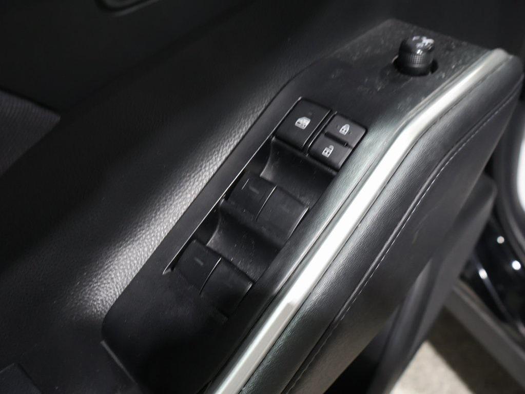 used 2023 Toyota Highlander car, priced at $29,998