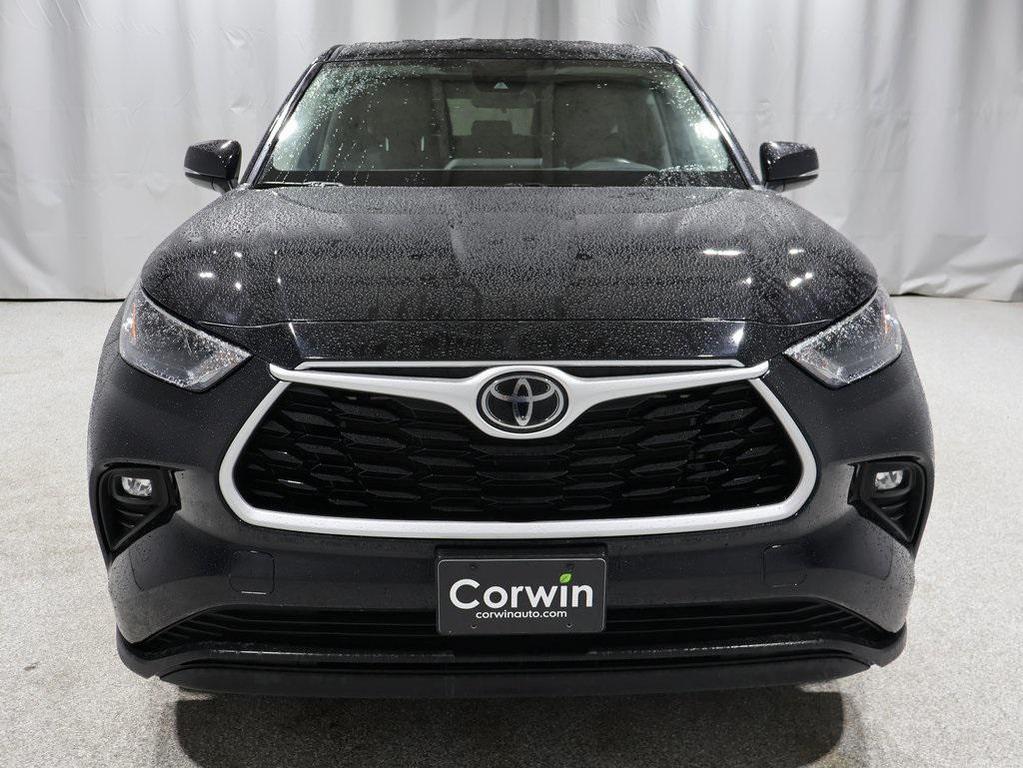 used 2023 Toyota Highlander car, priced at $29,998