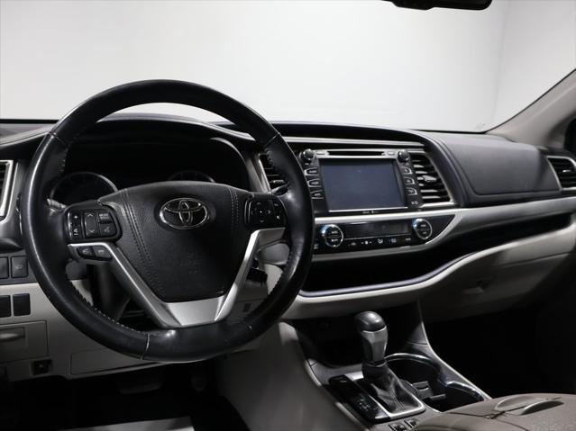 used 2015 Toyota Highlander car, priced at $15,733