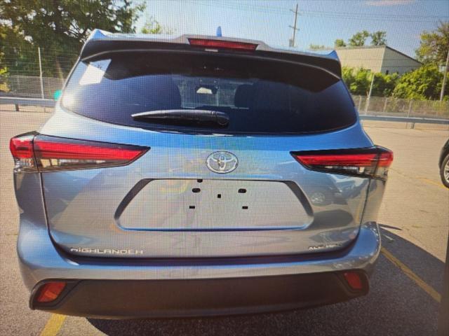 used 2022 Toyota Highlander car, priced at $37,498